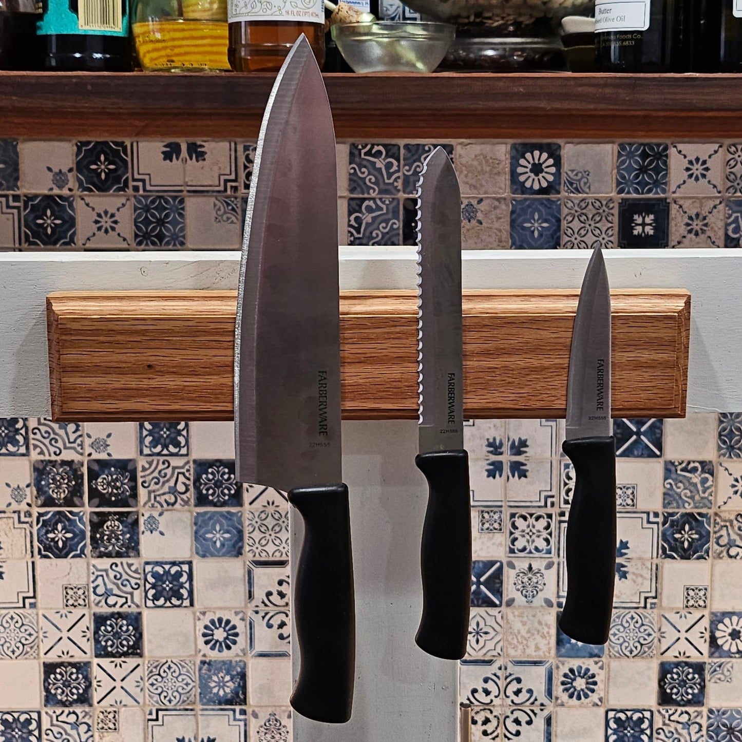 Wall-Mounted Magnetic Knife Holder